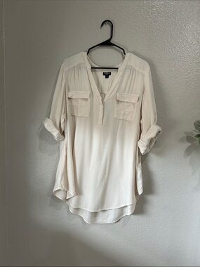 torrid Women’s Cream Split-Neck Roll Tab Tunic Sz 2X Casual Summer Vacation Chic